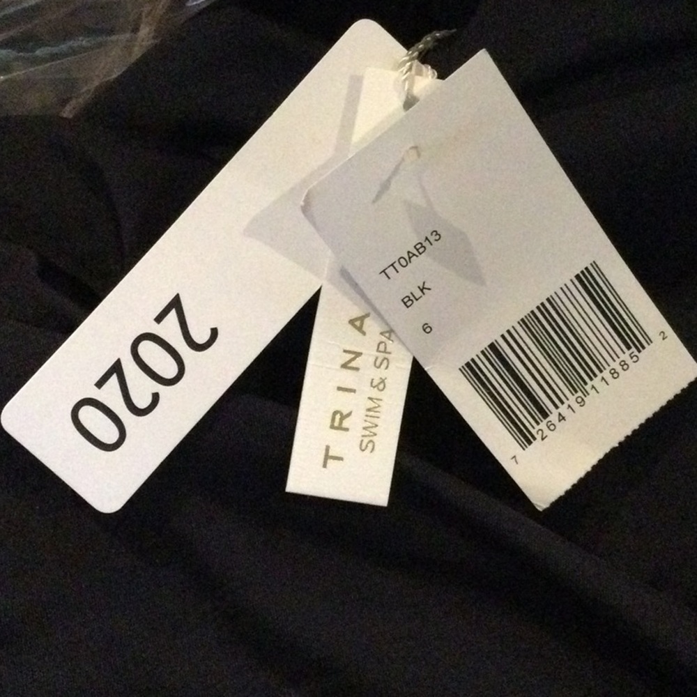 NWT $142 TRINA TURK US 6  ONE SHOULDER ONE PIECE - Picture 2 of 10